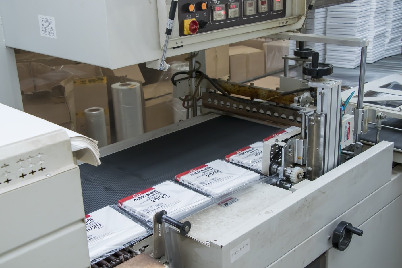 Transon packaging line for art materials