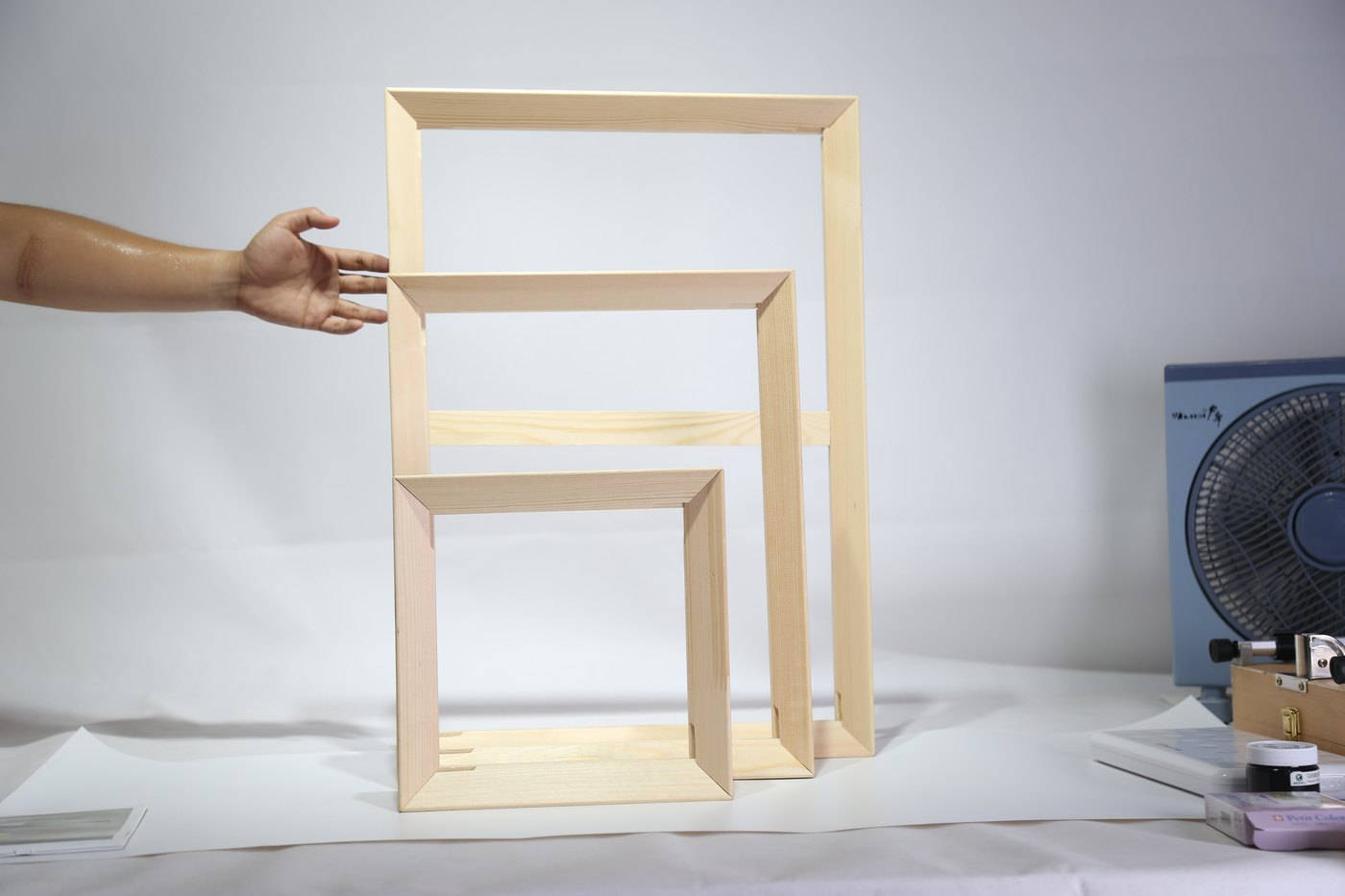 Wood stretcher frames in multiple sizes